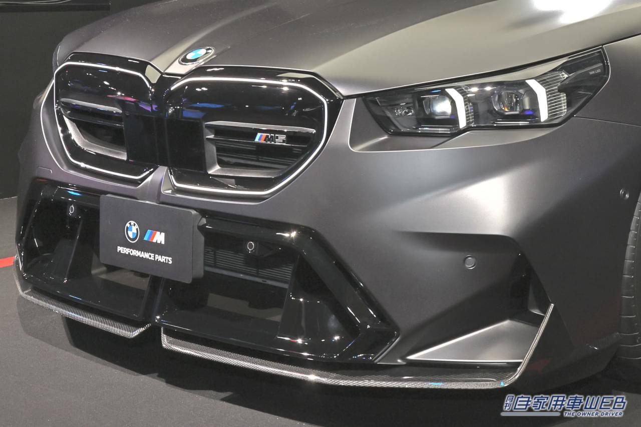 |エレガントなハイパフォーマンスセダンが純正パーツでキャラ豹変。ゴテゴテにならない絶妙さがイイ!「システム最高出力727PS/最大トルク1000Nmって、凄くない?」