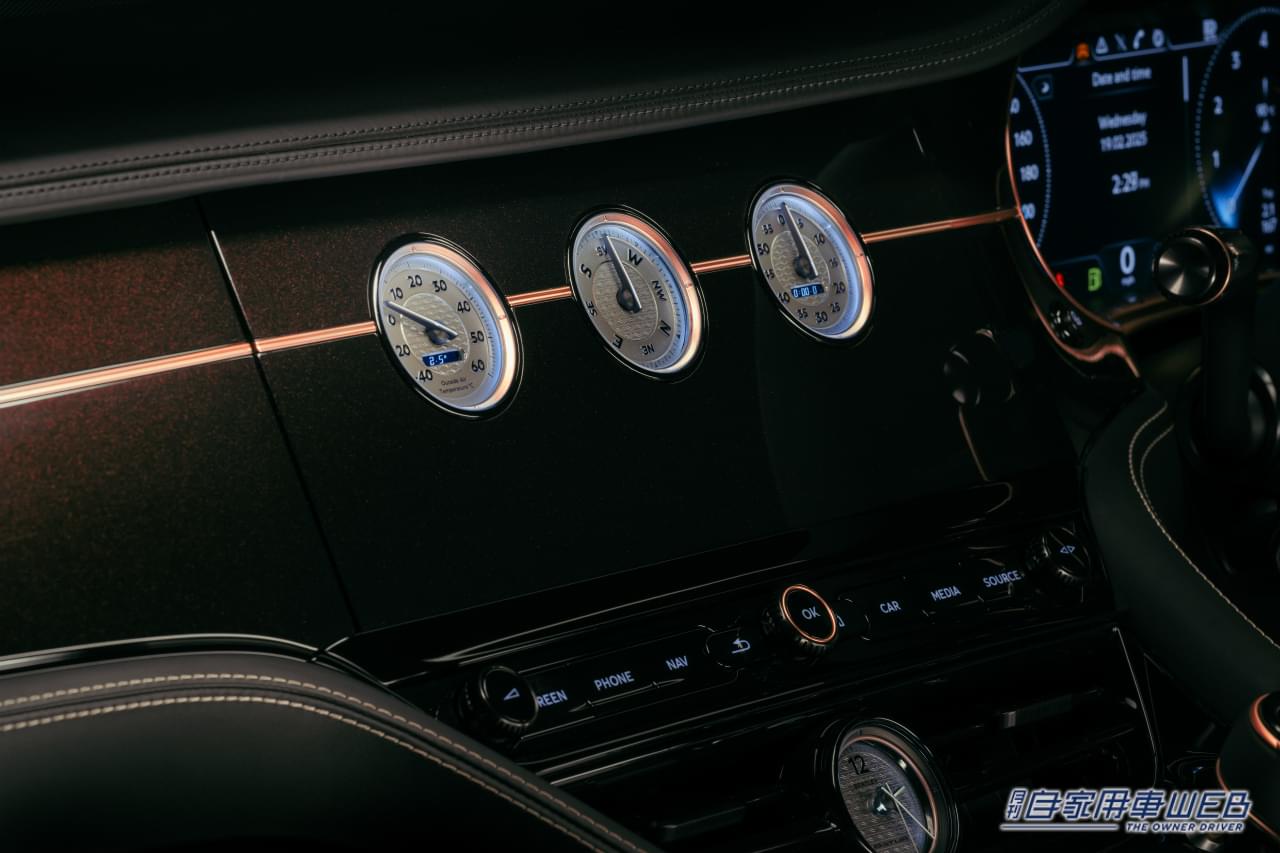 |「うっ美しい…」ローズゴールドのボディカラーはまるで走る貴金属。手に触れるパーツには18Kローズゴールドも使用。とんでもない車を写真とともに紹介。