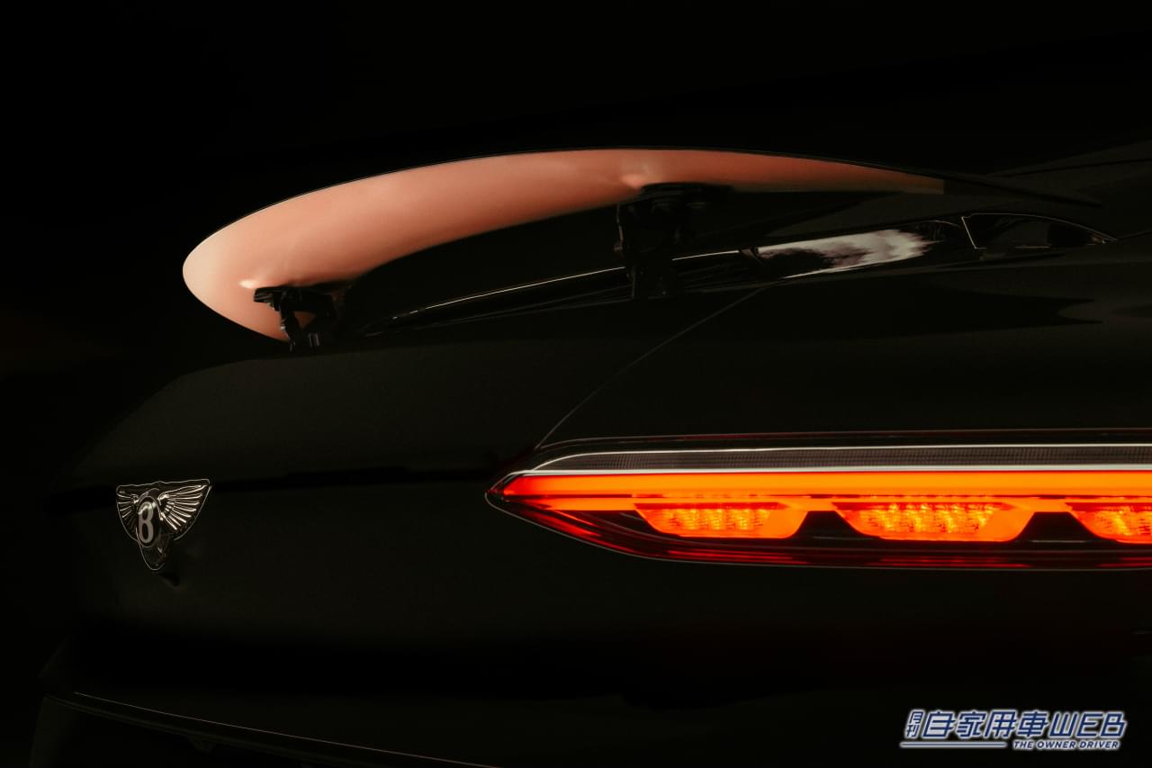 |「うっ美しい…」ローズゴールドのボディカラーはまるで走る貴金属。手に触れるパーツには18Kローズゴールドも使用。とんでもない車を写真とともに紹介。