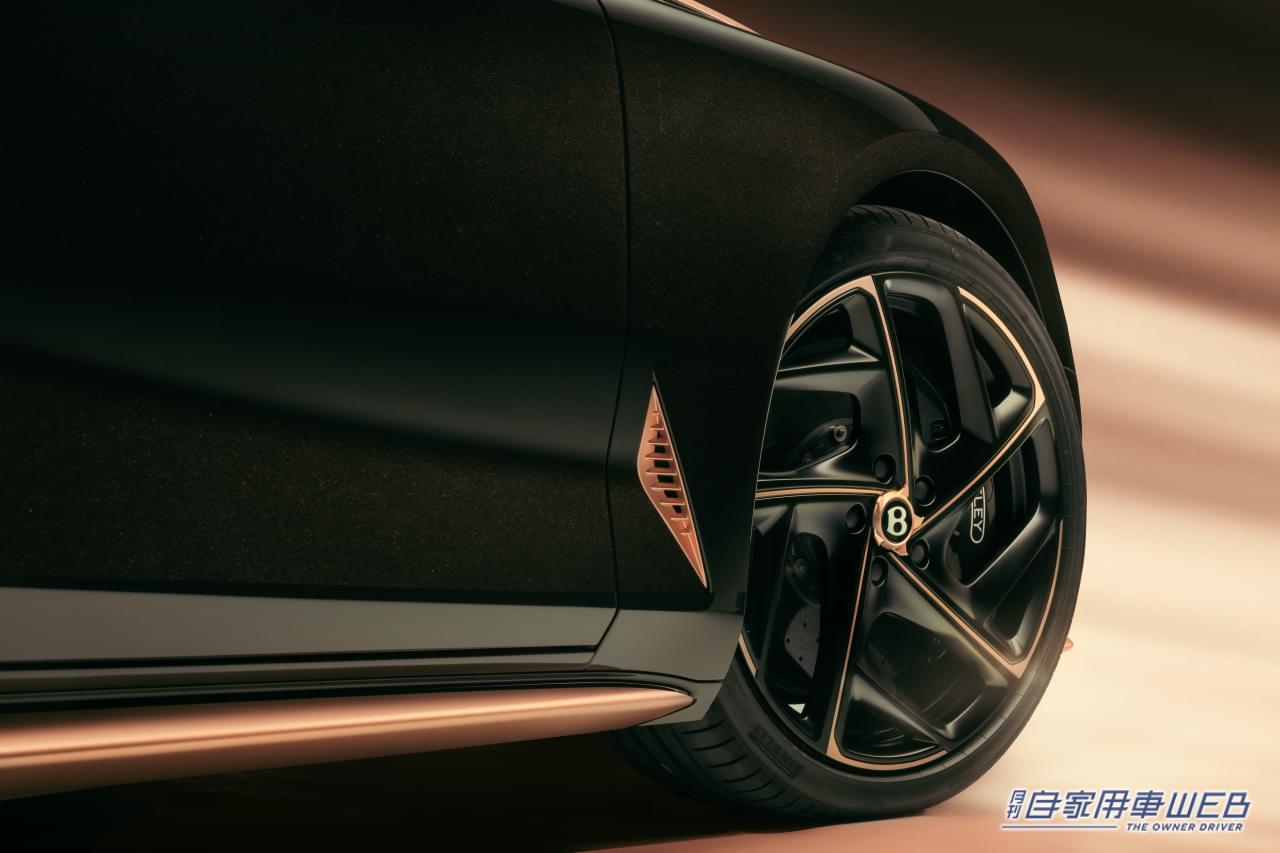 |「うっ美しい…」ローズゴールドのボディカラーはまるで走る貴金属。手に触れるパーツには18Kローズゴールドも使用。とんでもない車を写真とともに紹介。