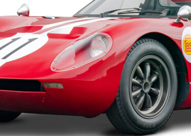 「宿敵ポルシェ」「惨敗の雪辱を果たす…」国産初の本格レーシングカーはテスト中に横転するもとんでもない記録を樹立。決勝レースではついに念願を…