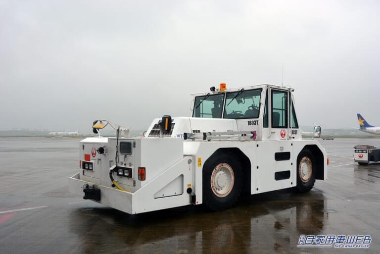 トーイング・トラクター KOMATSU WT-250E