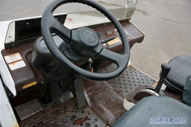 トーイングトラクター TOYOTA L&F 2TD-25