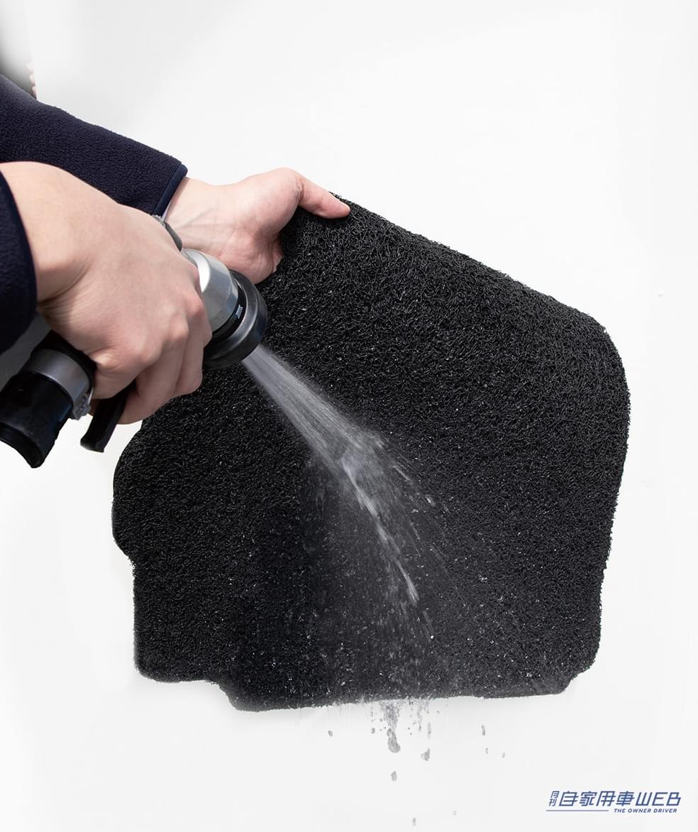 |汚れ防止だけじゃない、進化したフロアマットなら快適性もアップ!【エーモン・サイレントマットが新発売】