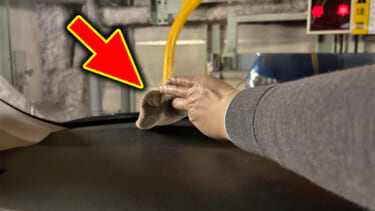 「フロントガラスの奥って拭きにくい…」「力も入らないし手が届きにくい」そんな悩みを一発で解消。「これはスグにでも実践したい」