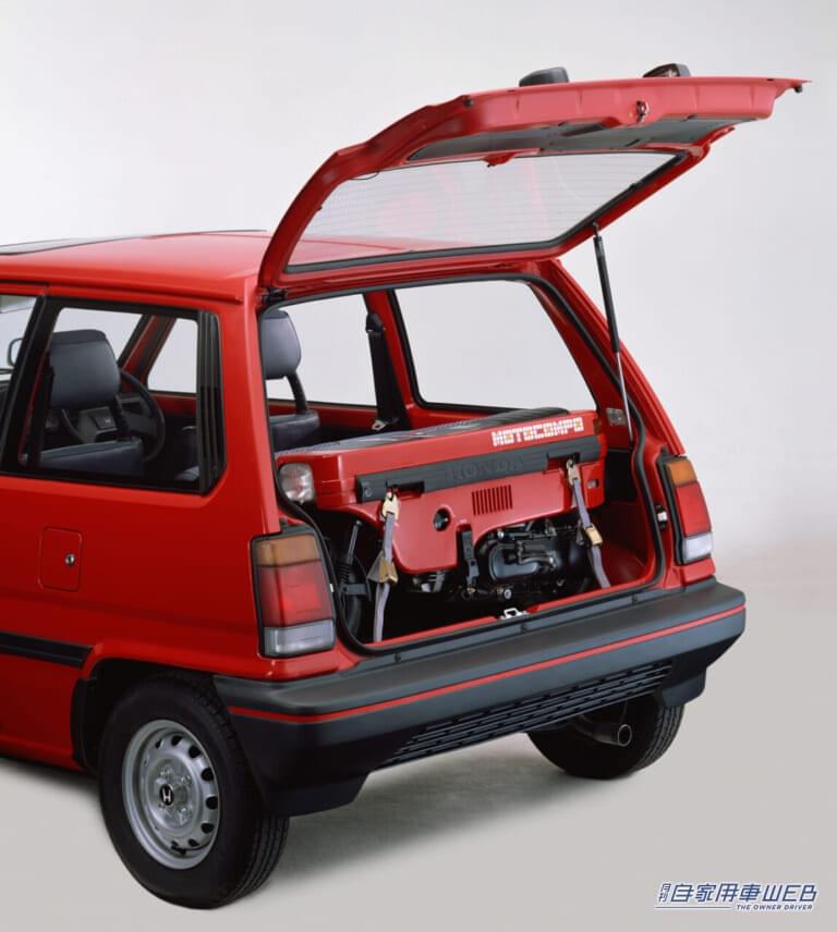 ホンダ シティの荷室とモトコンポ|「平均年齢27歳」停滞期にあえぐホンダから生まれた常識外れのクルマ。難色を示す上層部を説得した若き開発陣が放った大ヒット作。