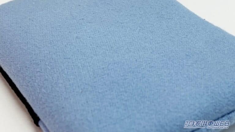 画面を拭きあげる面。|「500円以下で最高すぎた」「もう無いと無理〜」車内が激変するヤバすぎカー用品。