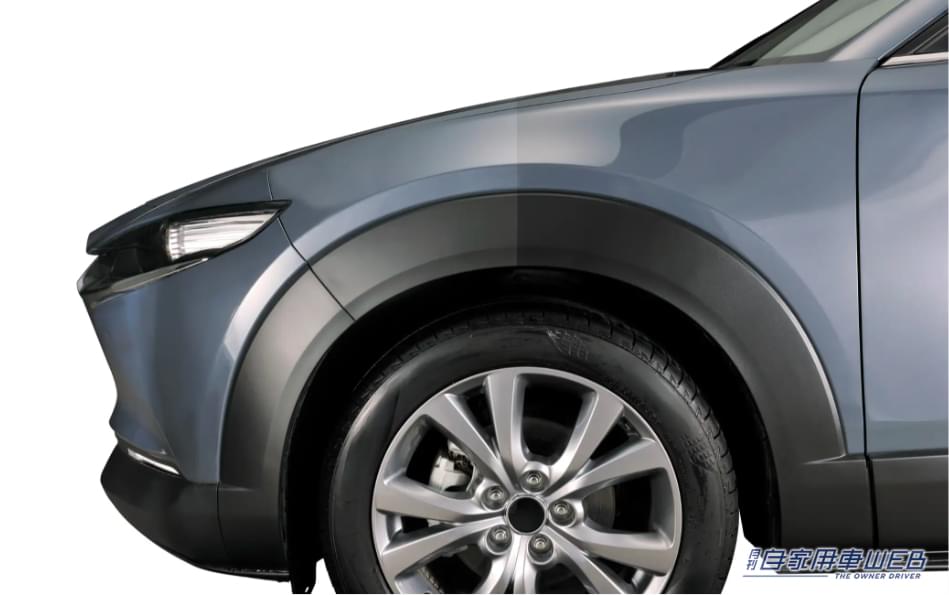 ボディ、黒樹脂パーツともに施工なし(フェンダー前方半分側)とは艶感の深みが違う。|「…嘘でしょ? 黒樹脂が」SUVに最適!黒さは際立ってナンボ。5年の歳月をかけて完成した高機能コーティング剤。