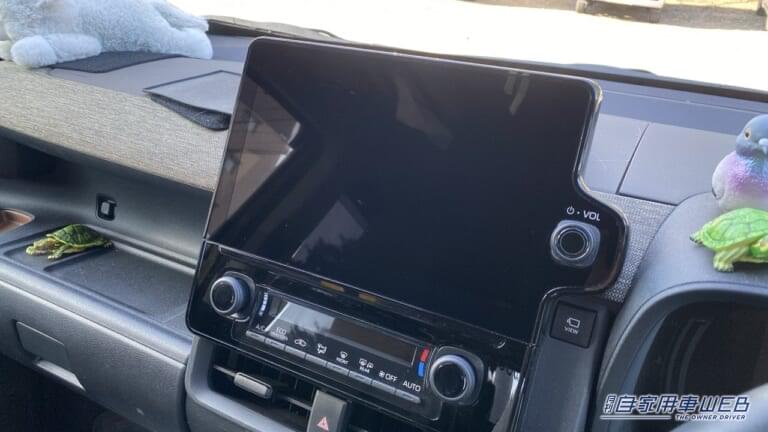 全面をキレイにした状態。|「500円以下で最高すぎた」「もう無いと無理〜」車内が激変するヤバすぎカー用品。