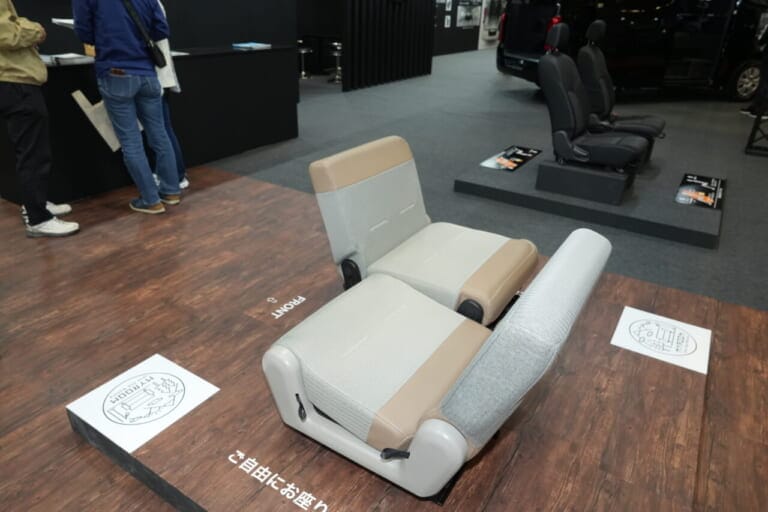 日産 キャラバン MYROOMの2in1シート