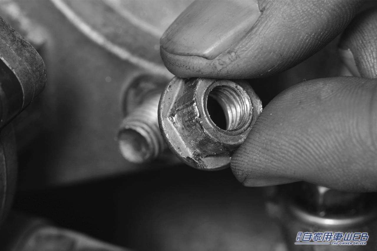 |「そんな方法があったのか…」角をナメたナットの外し方。固着してしまった場合でも外せる、どうにもならない状況を解決する最終手段を解説