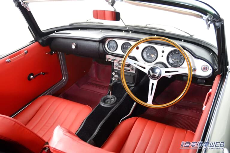 ホンダ・S500の内装|赤と白は緊急車両の専用色だった?「お上の言うことは聞かん!」政府を動かした本田宗一郎の渾身の一手「赤いスポーツカーを作れ…」