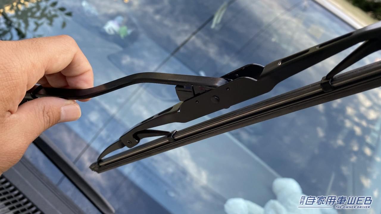 |「たった3分で」「愛車が一変」もっと早く知りたかった…ワイパーのスジ残りは簡単にキレイにできる。