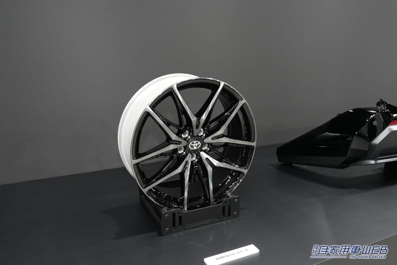 |トヨタ、新型RAV4を世界初公開:注目のGRスポーツを含む、3つのスタイルモデルを披露【日本導入は2025年度内を予定】