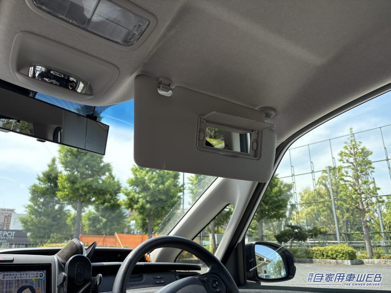|「そんな使い方があるんだ」「これは便利だわ」車のサンバイザーの意外な活用法。ただし、注意したほうが良いことも…。