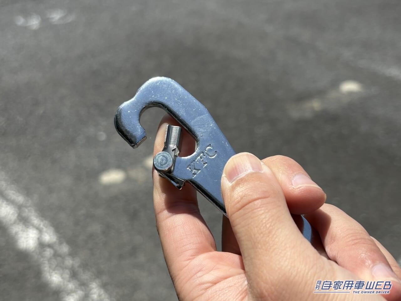 |「そうやって使うのか」ほとんどの車種に対応する謎パーツを購入「さすが名門工具メーカー製」思った以上に効果は抜群、取り付けた結果をレポート