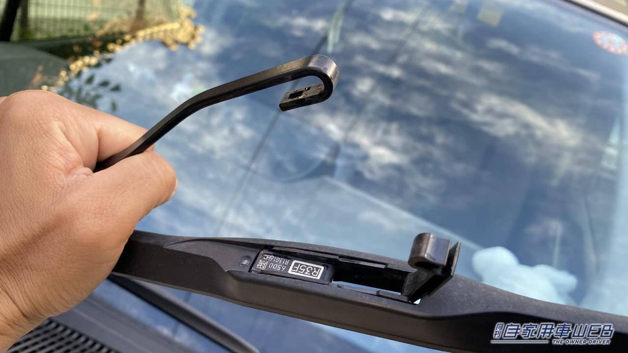 |「たった3分で」「愛車が一変」もっと早く知りたかった…ワイパーのスジ残りは簡単にキレイにできる。