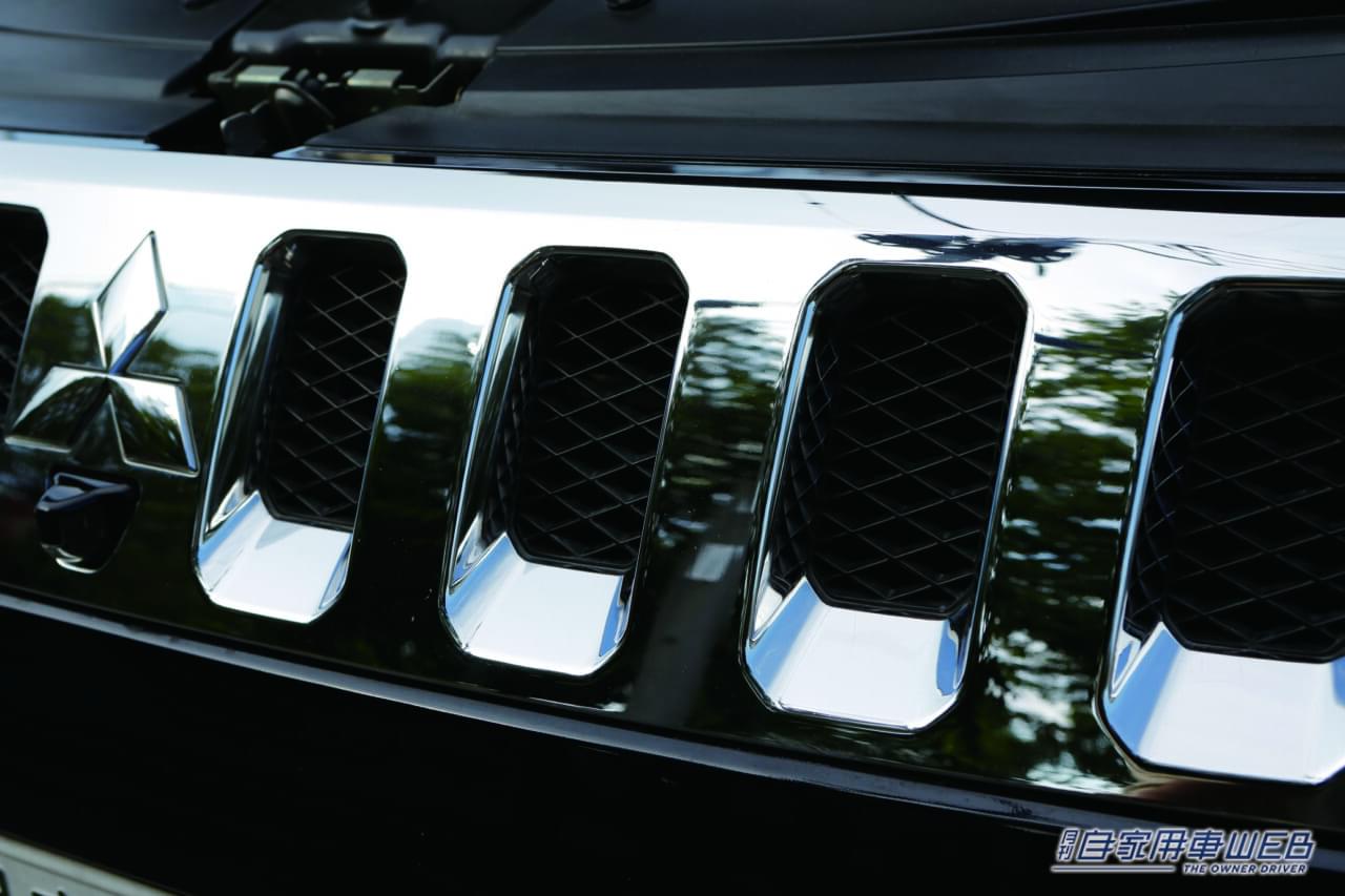 |「ずっと気になってた…」くすんだメッキパーツをピカピカにしたい!「えっ…こんなにキレイになるなんて魔法?」新車時の輝きを取り戻す方法