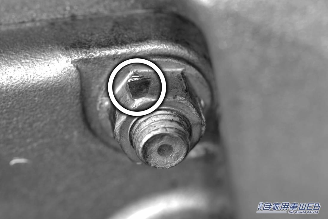 |「そんな方法があったのか…」角をナメたナットの外し方。固着してしまった場合でも外せる、どうにもならない状況を解決する最終手段を解説