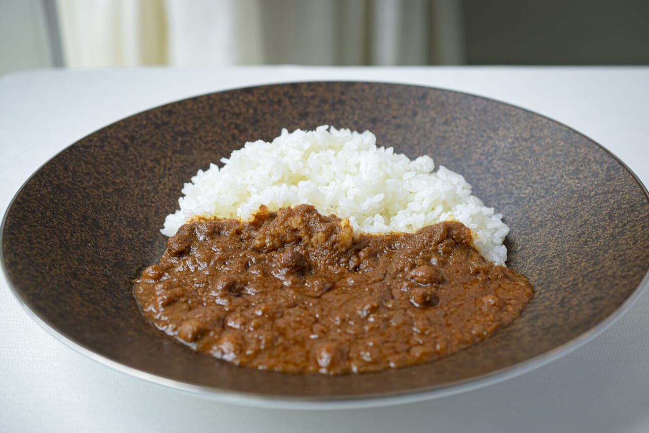 ｜スズキの本格インドカレー！「母親の味」レトルト4タイプが販売開始