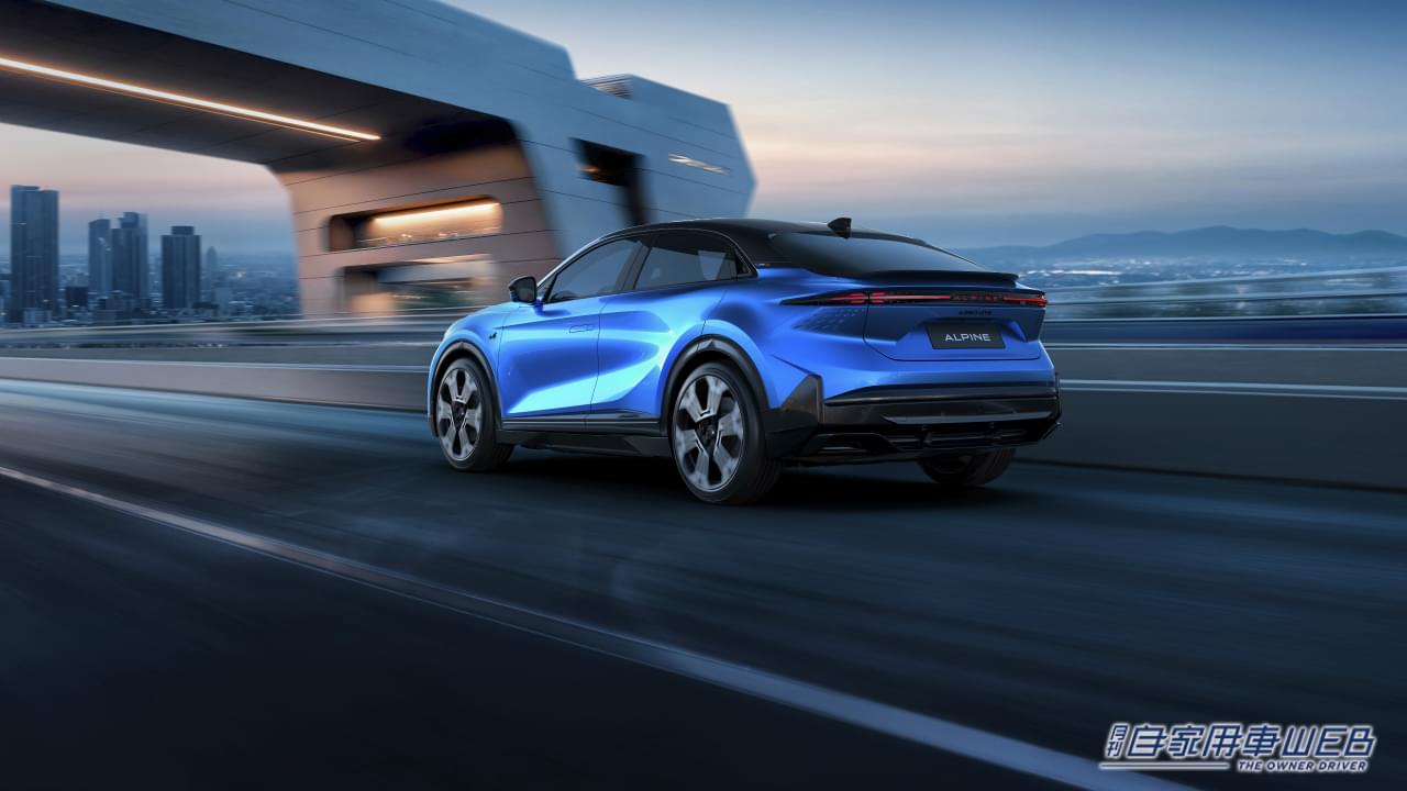 アルピーヌ A390|「スーツを着たレーシングカー」って何ぞや? 名車アルピーヌ A110の魂を宿す「A390」、驚異のトルクベクタリングで走りの未来を拓く