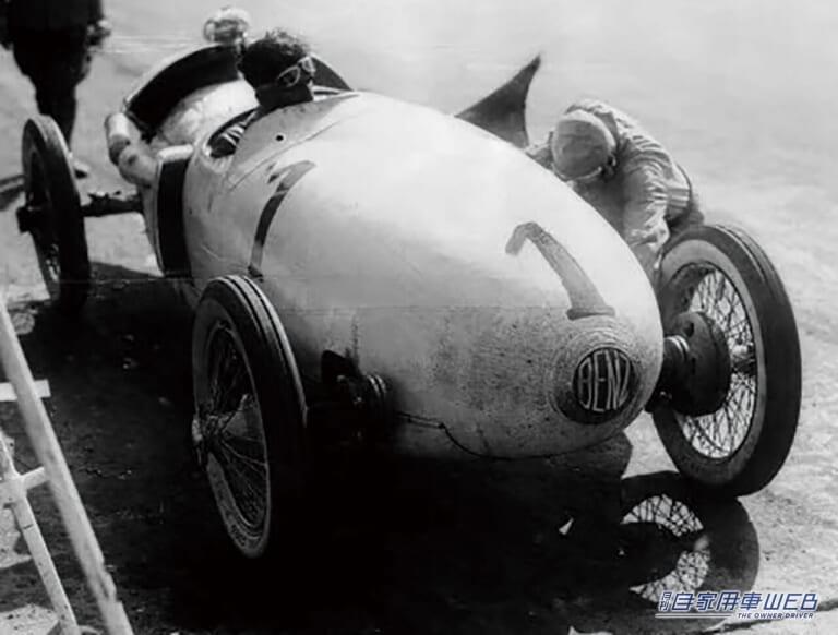 1923年にベンツが製造したグランプリレース用のミッドシップエンジン車、ドロップフェンバーゲン|「革新的な方式」「FF車の元祖」イギリス生まれの超有名な名車が、今の自動車の礎となった。小さなボディにエンジン横置きレイアウトの発明。