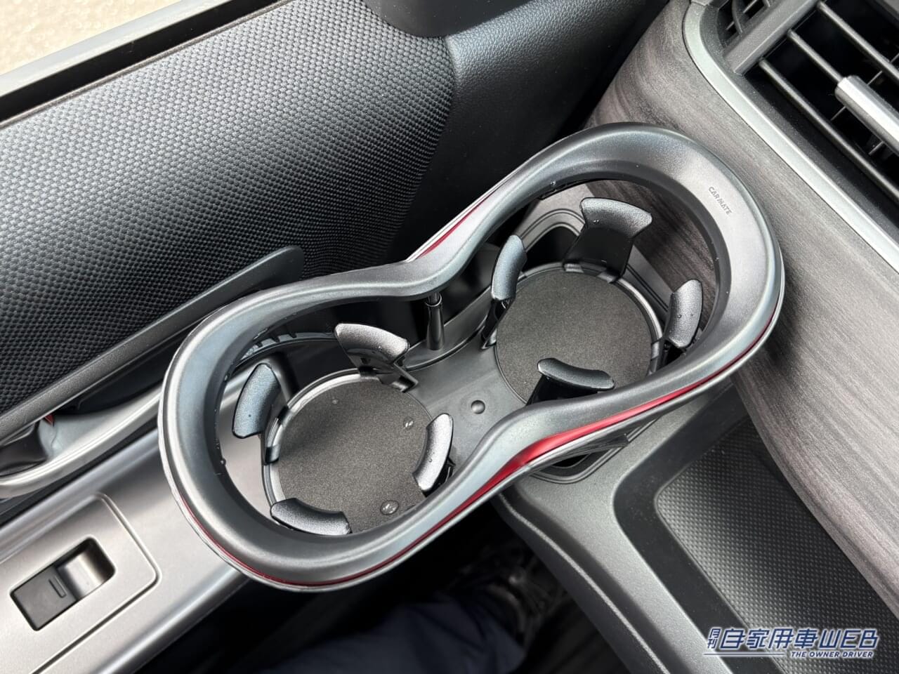 |「革新的だわ…」「探していたのはコレだった」愛車の不満が解消!アイデア満載のアイテムを実際に購入してみた結果…「便利すぎて手放せない」