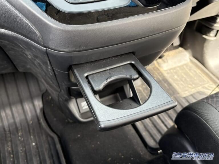 ホンダ フリード カップホルダー|「革新的だわ…」「探していたのはコレだった」愛車の不満が解消!アイデア満載のアイテムを実際に購入してみた結果…「便利すぎて手放せない」