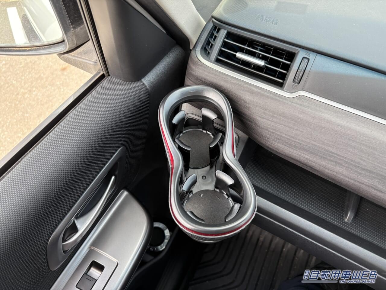 |「まさに探していたヤツ」「革新的だ…」マイカーの不満解消。「便利すぎて手放せない」アイデア満載のカーグッズ。