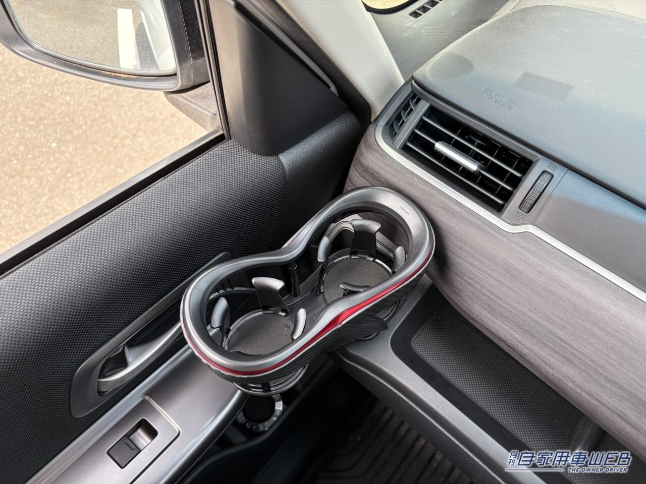 |「まさに探していたヤツ」「革新的だ…」マイカーの不満解消。「便利すぎて手放せない」アイデア満載のカーグッズ。