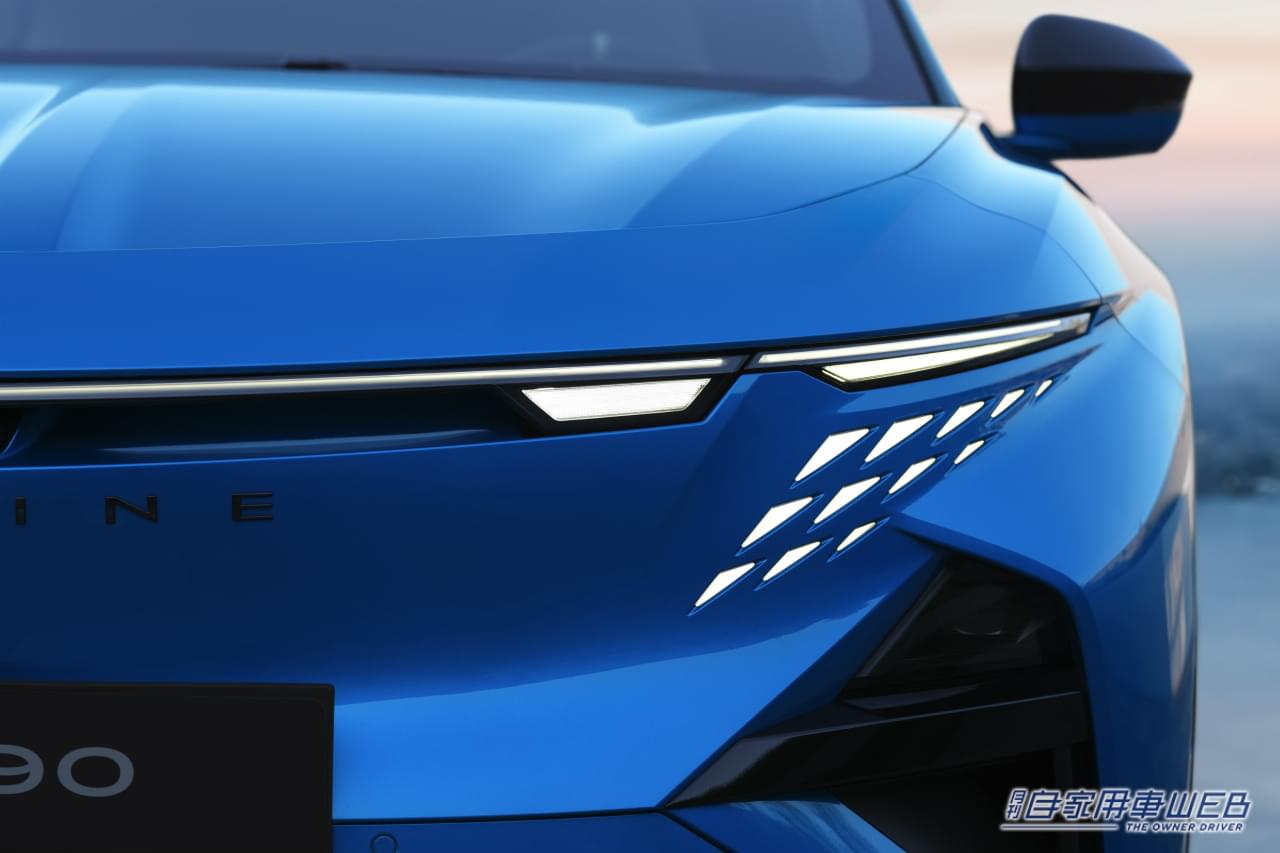 |「スーツを着たレーシングカー」って何ぞや? 名車アルピーヌ A110の魂を宿す「A390」、驚異のトルクベクタリングで走りの未来を拓く