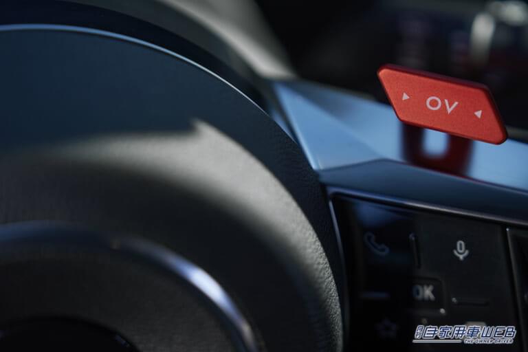 アルピーヌ A390 ステアリング|「スーツを着たレーシングカー」って何ぞや? 名車アルピーヌ A110の魂を宿す「A390」、驚異のトルクベクタリングで走りの未来を拓く