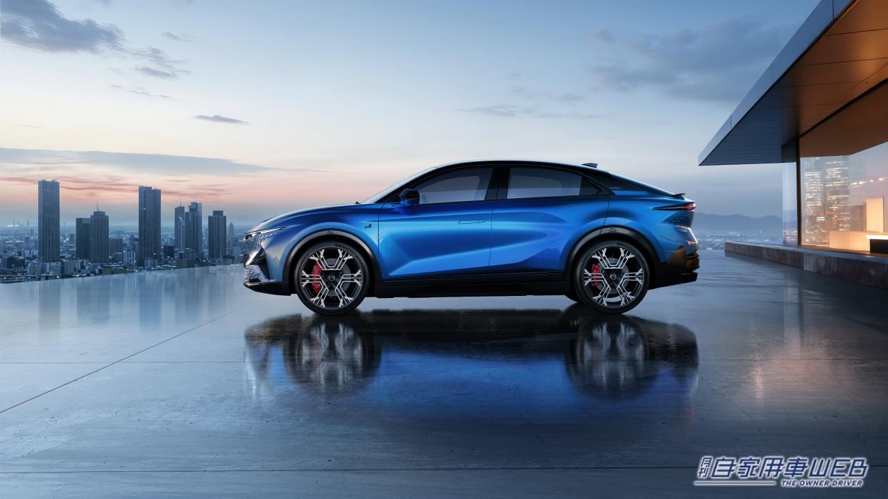 |「スーツを着たレーシングカー」って何ぞや? 名車アルピーヌ A110の魂を宿す「A390」、驚異のトルクベクタリングで走りの未来を拓く