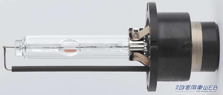 キセノンバルブ｜「日本のサプライヤーが世界に先駆けて開発」レクサス車に搭載されて以降、世界の上級車がこぞって採用。アウディA8はなんと64個も…。