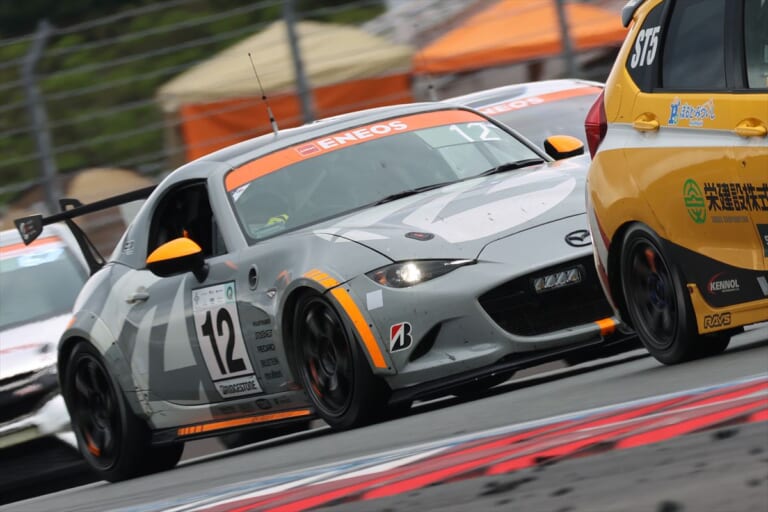 バイオエタノール混合の低炭素燃料を使うMAZDA SPIRIT RACING RS Future concept
