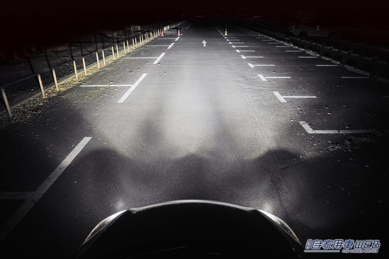 GIGA LEDヘッドバルブ D9 6000Kの照射パターン|「ブランド初の試み」「これは気になる…」コンパクトだけどパワフル! 優れた冷却・放熱性を実現したハイスペックモデル。EC専売で店舗販売ナシ!?