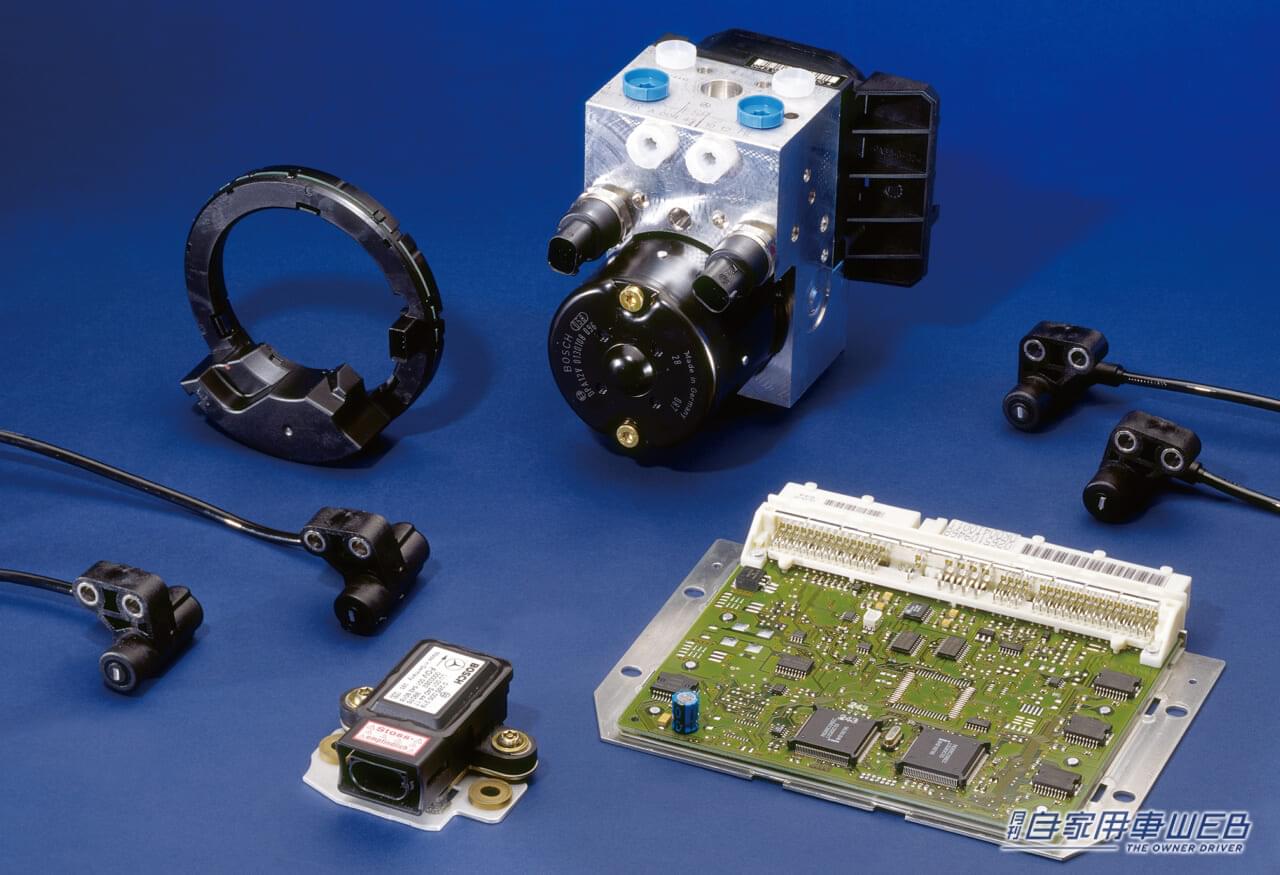 2002年のベンツに採用されたABSユニット。｜「プレリュードが国内初採用」「外見からはわからない」ホンダは北海道のテストコースにジャーナリストを呼び、その装置の効果を試させた