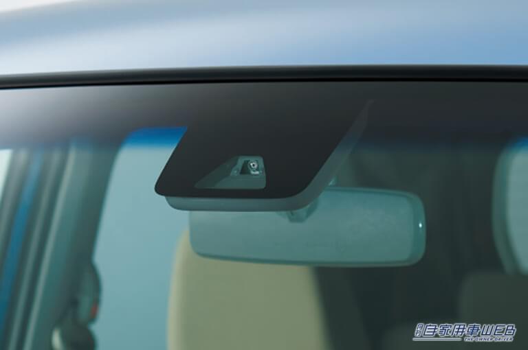 一つのカメラで前方認識と距離測定を行う方式|「プレリュードが国内初採用」「外見からはわからない」ホンダは北海道のテストコースにジャーナリストを呼び、その装置の効果を試させた