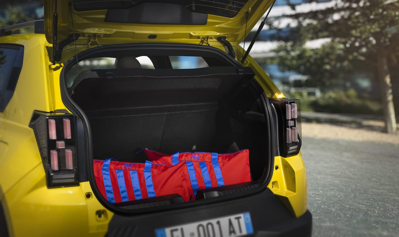 新型グランドパンダ｜デザインの祭典を制した、新型「グランデパンダ」【フィアット注目のニューモデルは、2026年日本導入へ】