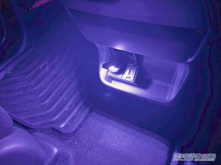 リモコン付スイングUSBライト EL-179［星光産業 EXEA］｜「パワーアップした…」「車のUSBポートに挿すだけ」人気のカスタムグッズに意外すぎる機能が追加！進化したポイントも解説