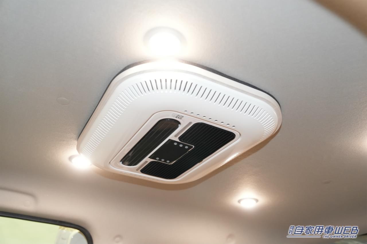 |旅先でも「快適に過ごせて、寝れる。もちろん調理も可」。全長4m級のバンキャンパーは、2人旅のベストパートナーだった