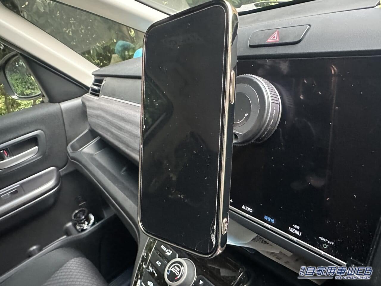 |「なんだこれ」「カチカチがクセになる」鬼バズったカーグッズを実際に購入「ガジェット好きにブッ刺さる」「そうやって使うのか」