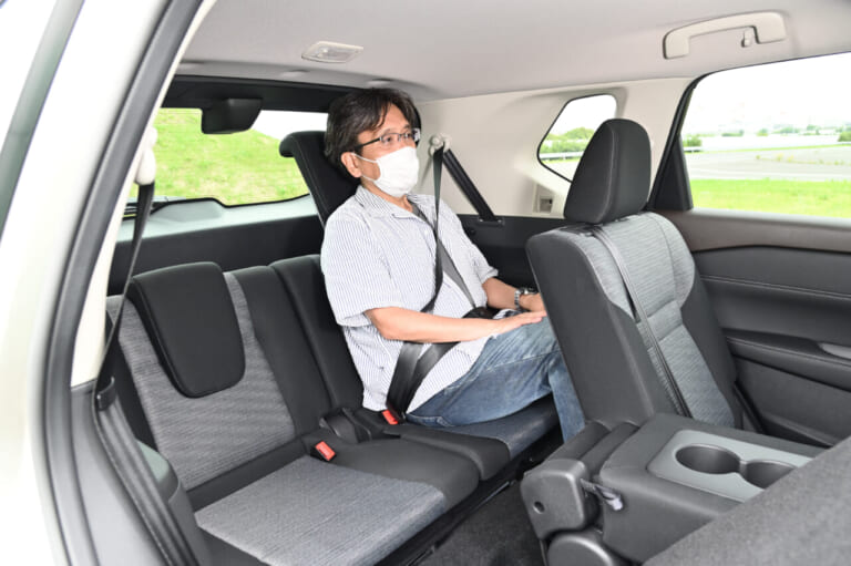 [メーカー名] [車両名]：[画像説明]｜日産 エクストレイル(2022/07-)の最新値引き＆納期情報〈いま新車で買えるクルマカタログ〉第2世代「e-POWER」と「e-4ORCE」で走り自慢に進化した日産の自信作