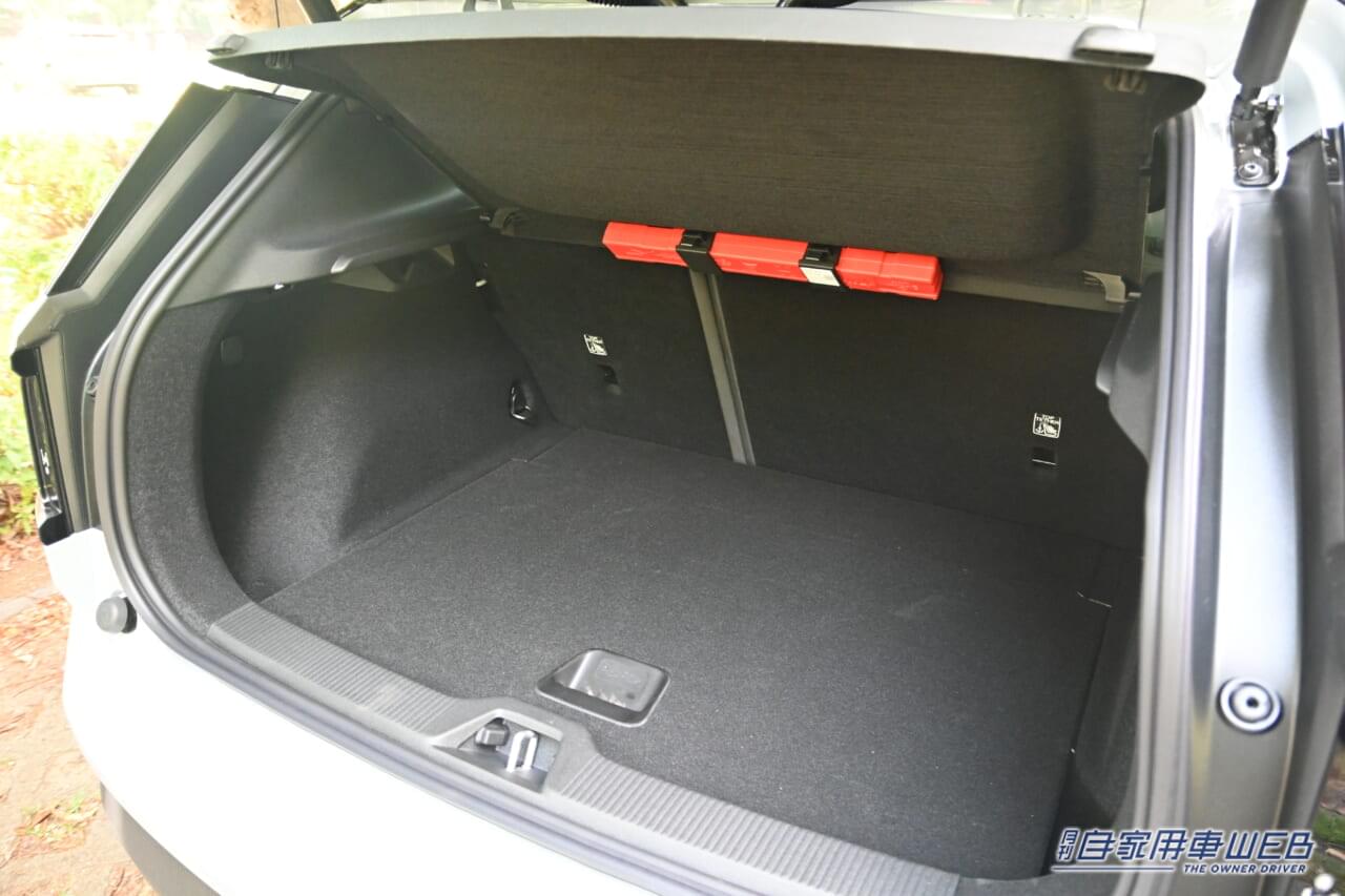 |小さなボディに高性能を詰め込んだ、最新ボルボ「EX30クロスカントリー」日本上陸