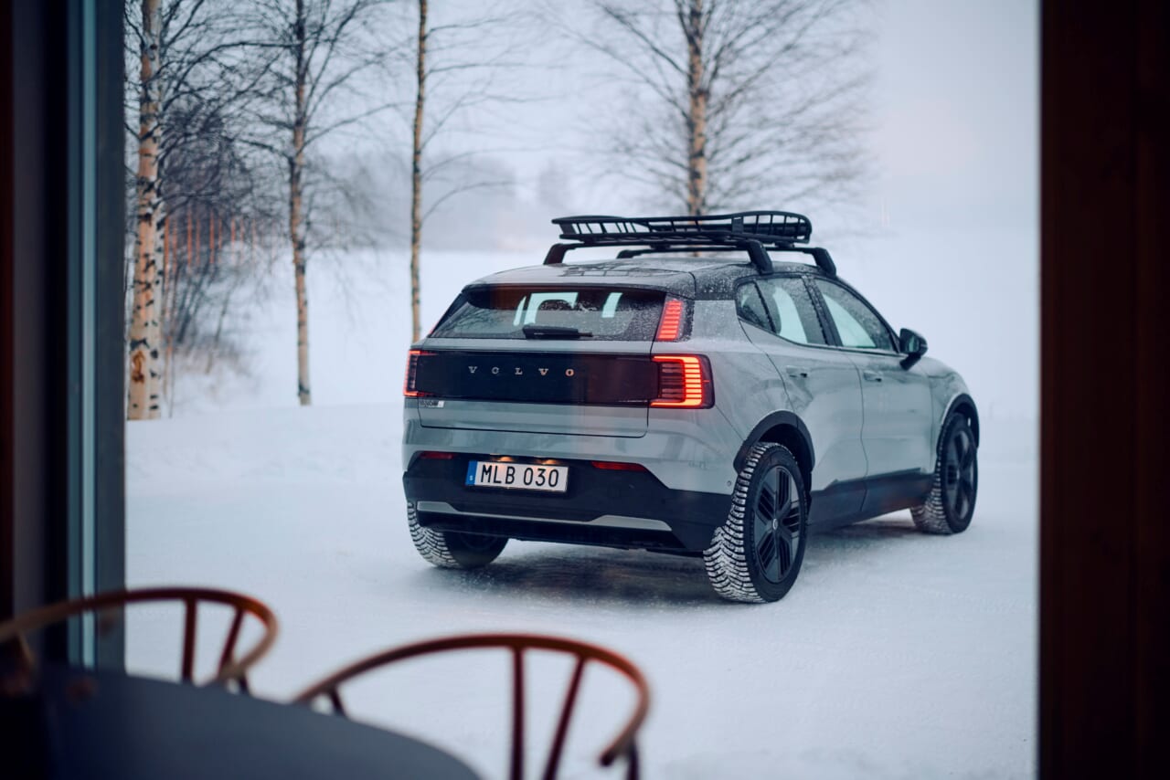 ｜ボルボの電動SUV「EX30」にクロスカントリーモデルを追加