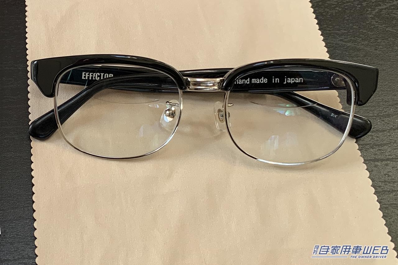 老眼メカニックの作業時間を短縮する「魔法」のメガネ!秘密はレンズの上下逆転にあり