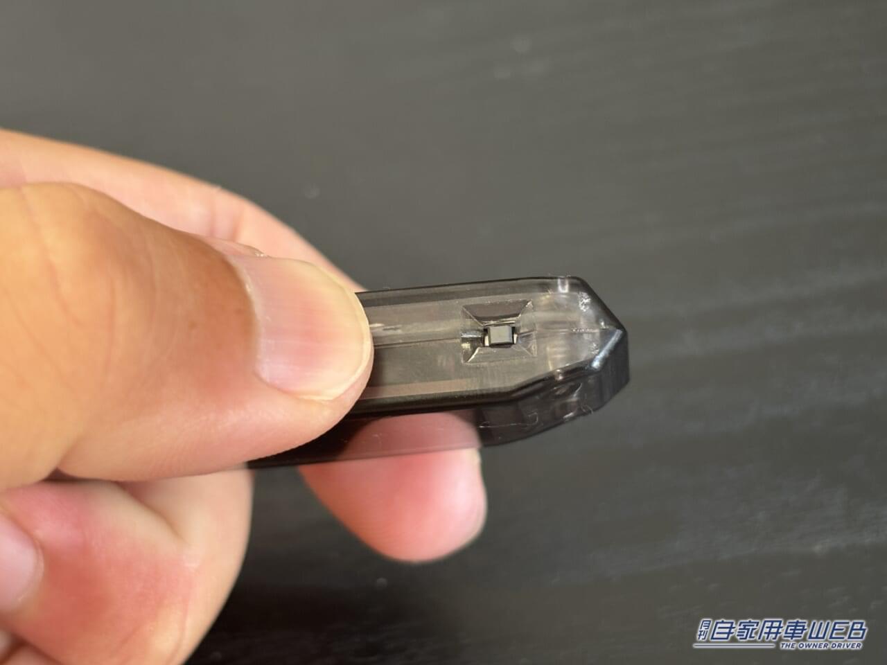 ソーラー盗難防止警告灯。|「思わず目に入る」神グッズはコンパクトなのに効果は十分。ソーラー充電&センサー搭載な高機能モデル。