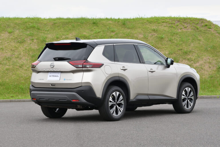 [メーカー名] [車両名]：[画像説明]｜日産 エクストレイル(2022/07-)の最新値引き＆納期情報〈いま新車で買えるクルマカタログ〉第2世代「e-POWER」と「e-4ORCE」で走り自慢に進化した日産の自信作