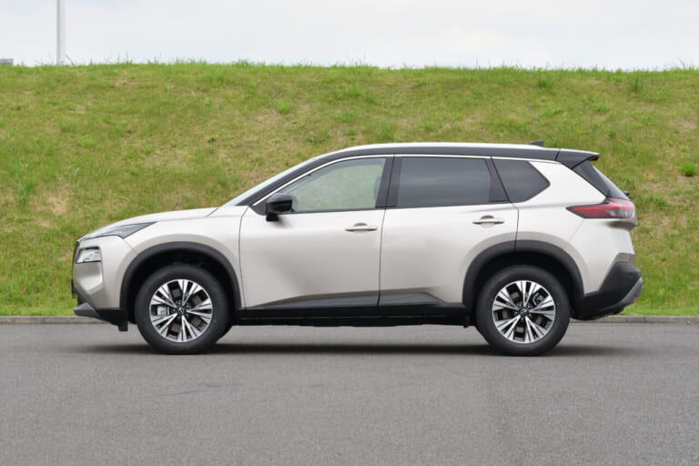 [メーカー名] [車両名]：[画像説明]｜日産 エクストレイル(2022/07-)の最新値引き＆納期情報〈いま新車で買えるクルマカタログ〉第2世代「e-POWER」と「e-4ORCE」で走り自慢に進化した日産の自信作