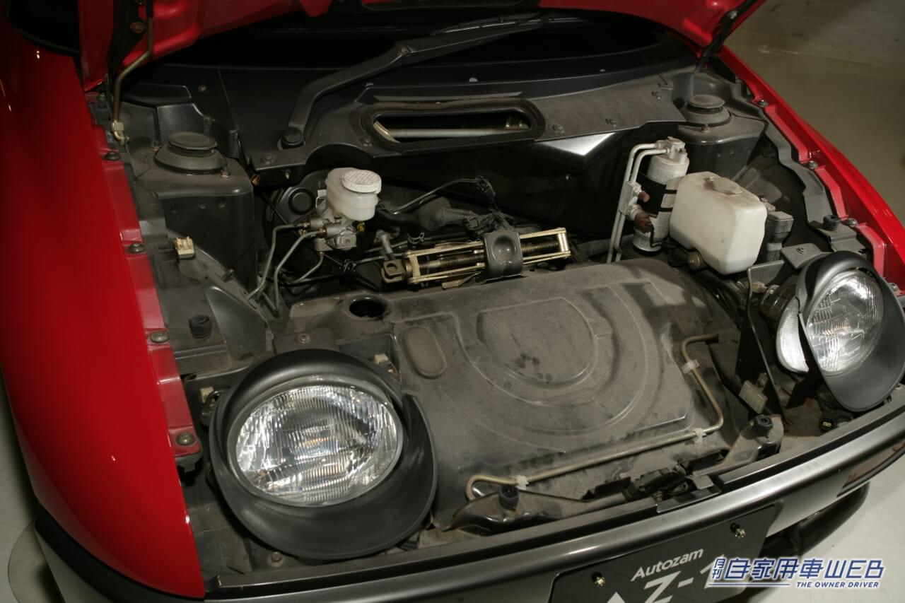 |「じゃじゃ馬」と呼ばれた「オートザム・AZ-1」は、走りもデザインも、全部が規格外。楽しい時代を駆け抜けた偉大なクルマだった